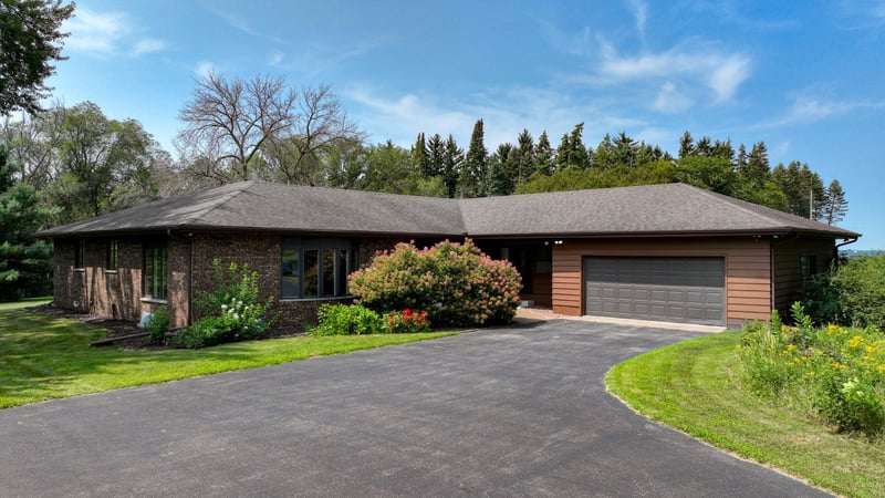 5892 Graff Rd, Eau Claire, WI 54701