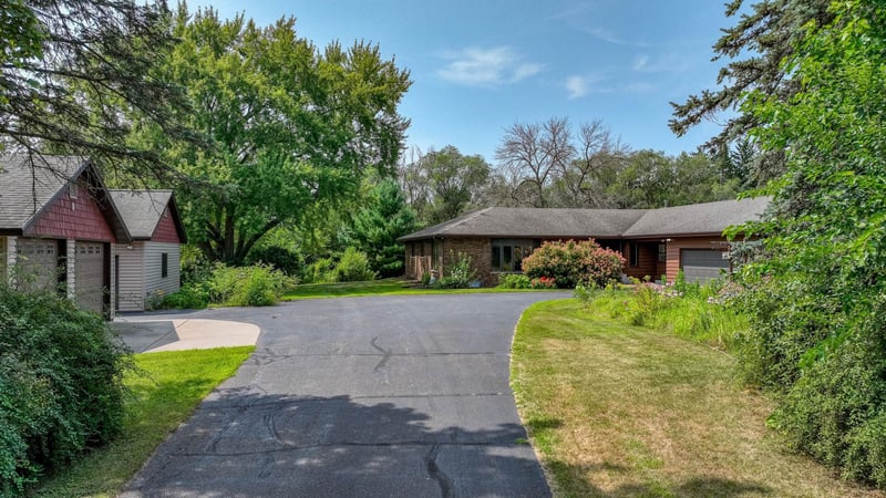 5892 Graff Rd, Eau Claire, WI 54701