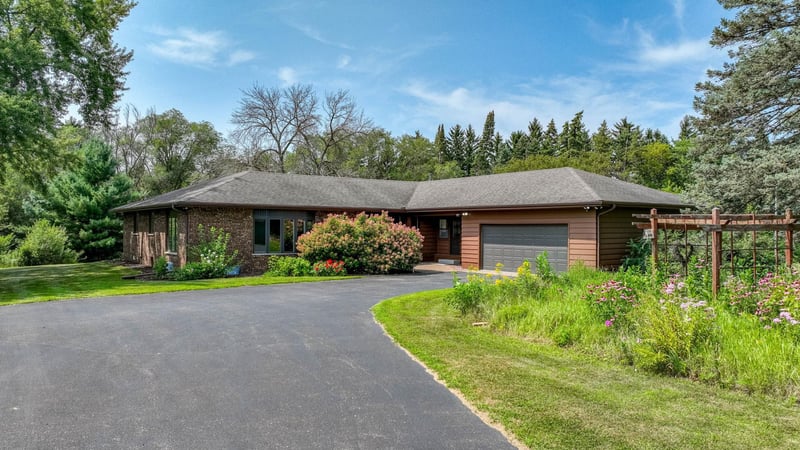 5892 Graff Rd, Eau Claire, WI 54701