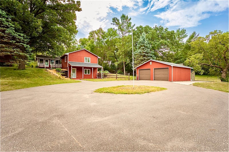 903 Park St, Alexandria, MN 56308