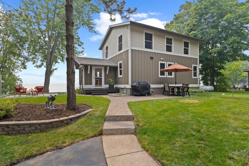 16405 328th Ave, Isle, MN 56342
