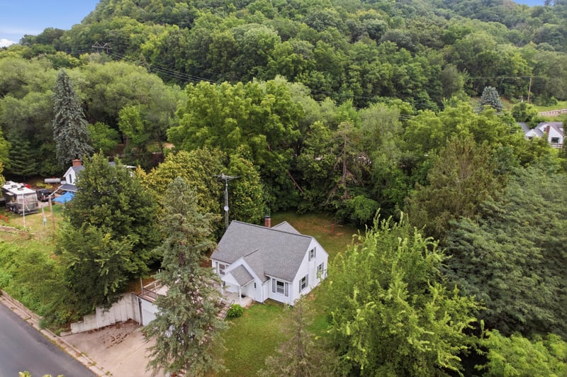 1109 S 2nd St, Alma, WI 54610