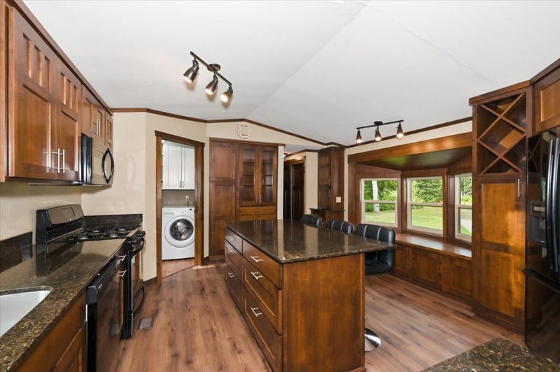 5226 E Lake Rd, Saginaw, MN 55779