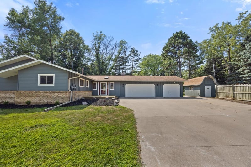 7101 Willow Rd, Maple Grove, MN 55369