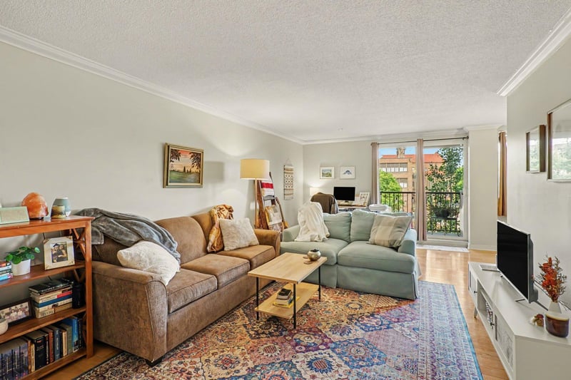 2800 W 44th St #209, Minneapolis, MN 55410