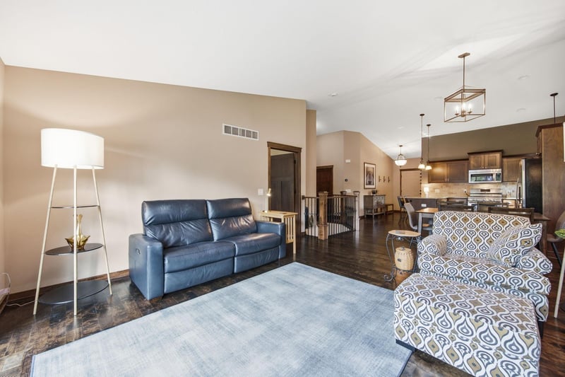 1501 Comstock Ln N, Plymouth, MN 55447
