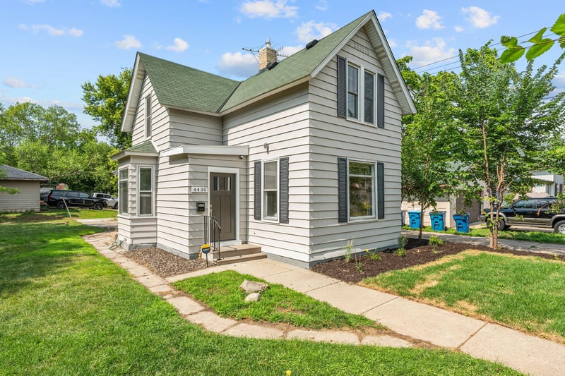 4430 40th Ave N, Robbinsdale, MN 55422