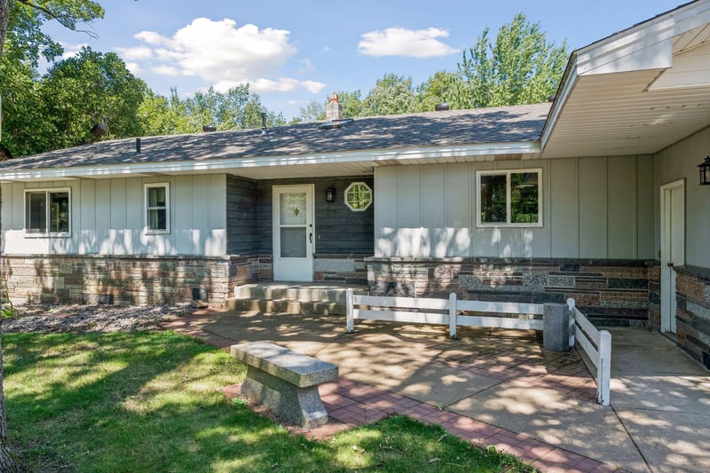 21946 Oak Heights Cir, Cold Spring, MN 56320