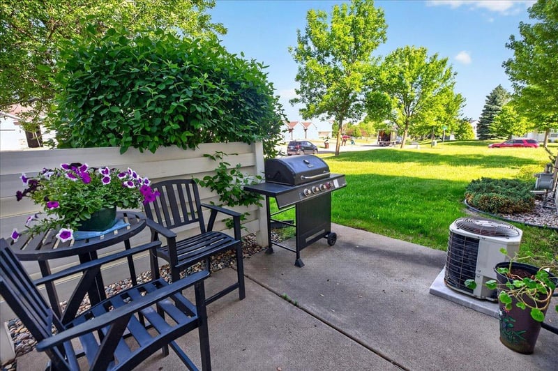 10533 74th St NE #1, Albertville, MN 55301