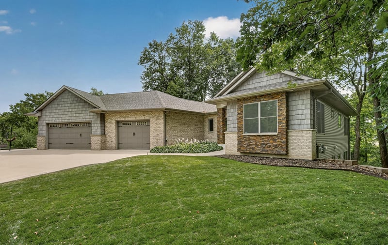 2130 Arlen Ct SW, Rochester, MN 55902