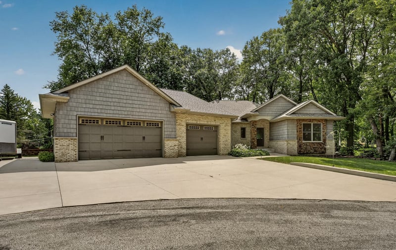 2130 Arlen Ct SW, Rochester, MN 55902