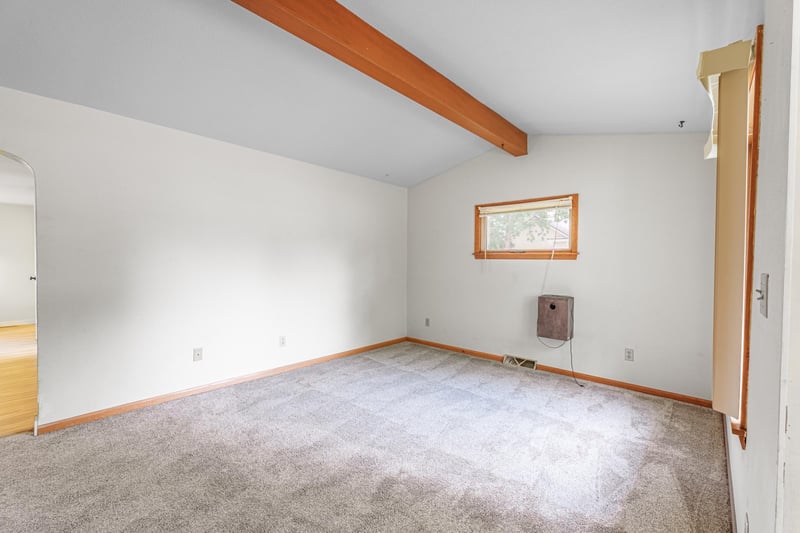 214 4th St NE, Barnesville, MN 56514