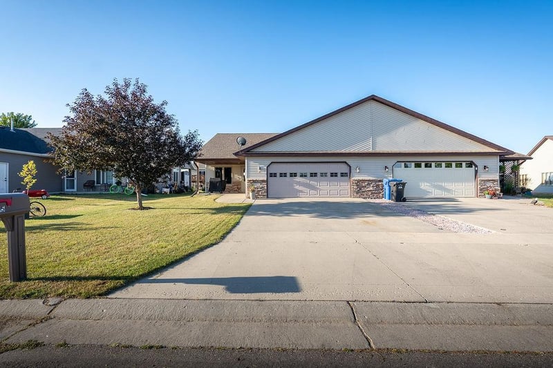 1105 Southwood Dr, Dilworth, MN 56529