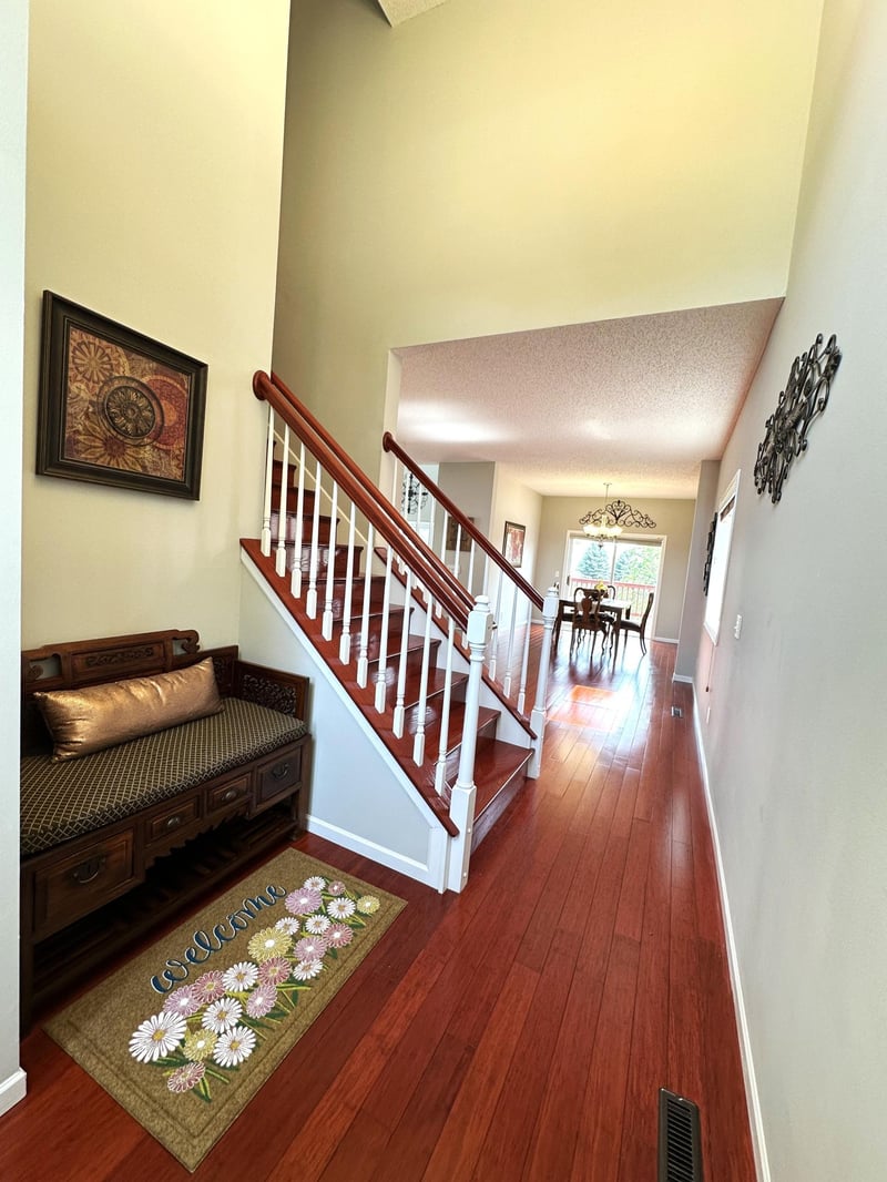 8497 Savanna Oaks Ln, Woodbury, MN 55125