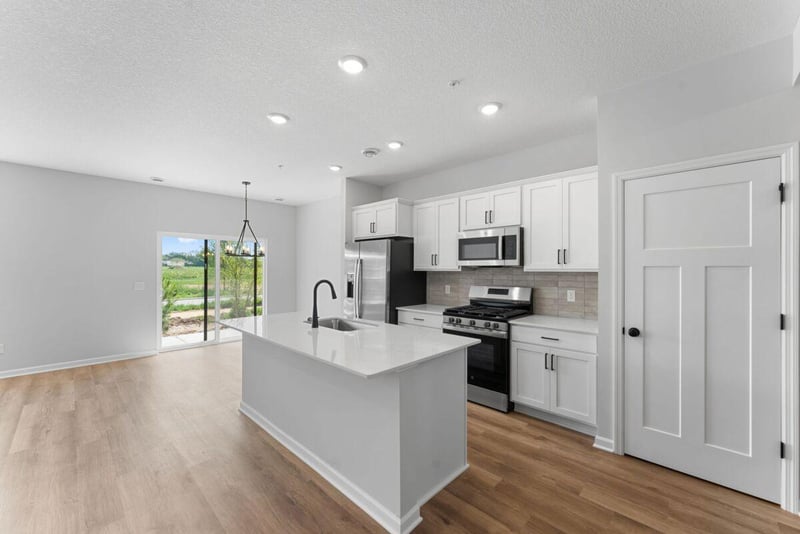 679 Tulare Ter, Newport, MN 55055