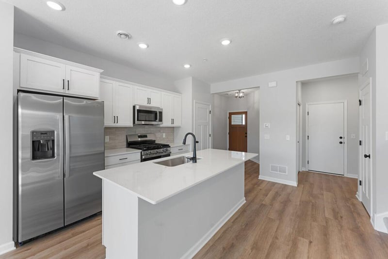 679 Tulare Ter, Newport, MN 55055