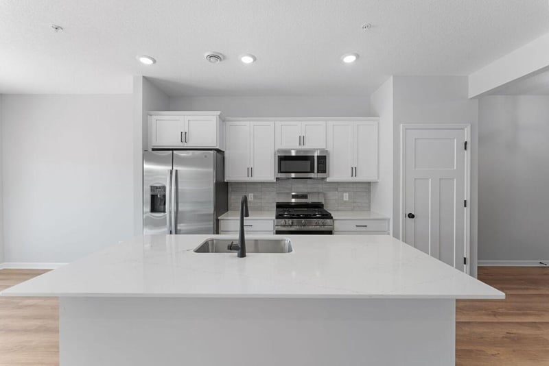 679 Tulare Ter, Newport, MN 55055
