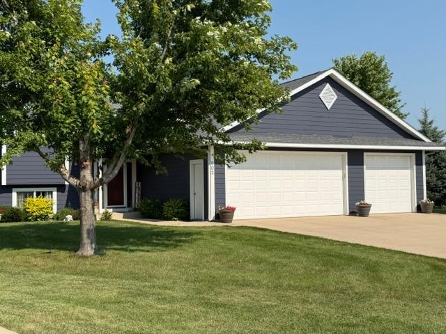 602 25th Ct NE, Waseca, MN 56093
