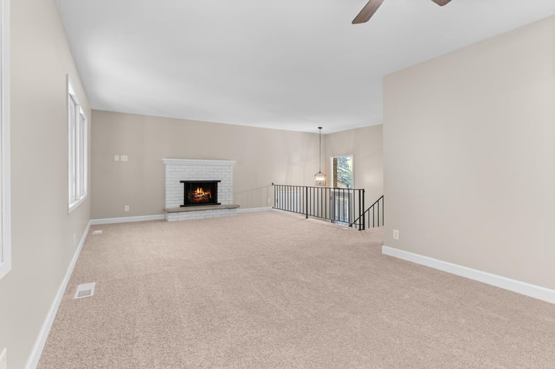 605 Pheasant Rn, Burnsville, MN 55337
