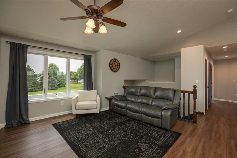 153 Penn Dr, Saint Charles, MN 55972
