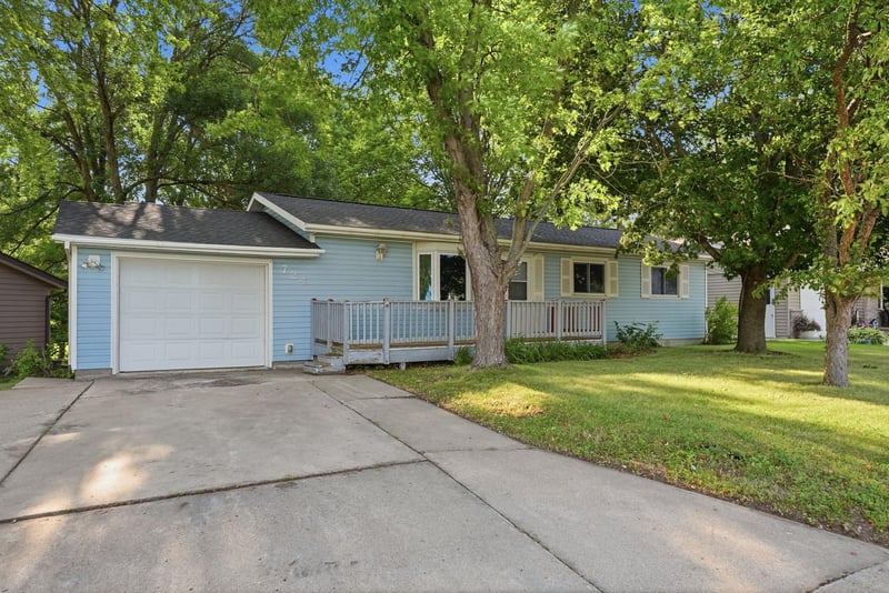 724 Centre St, Sauk Centre, MN 56378