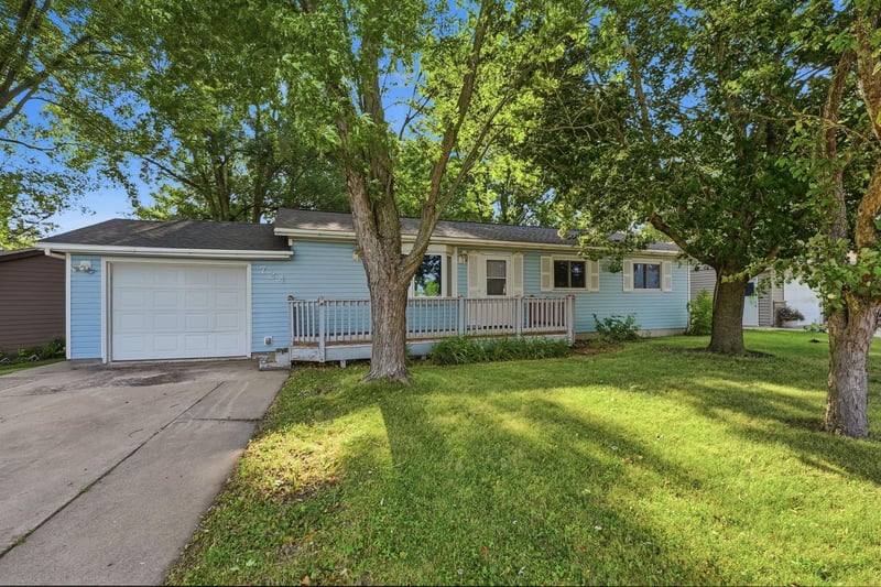 724 Centre St, Sauk Centre, MN 56378