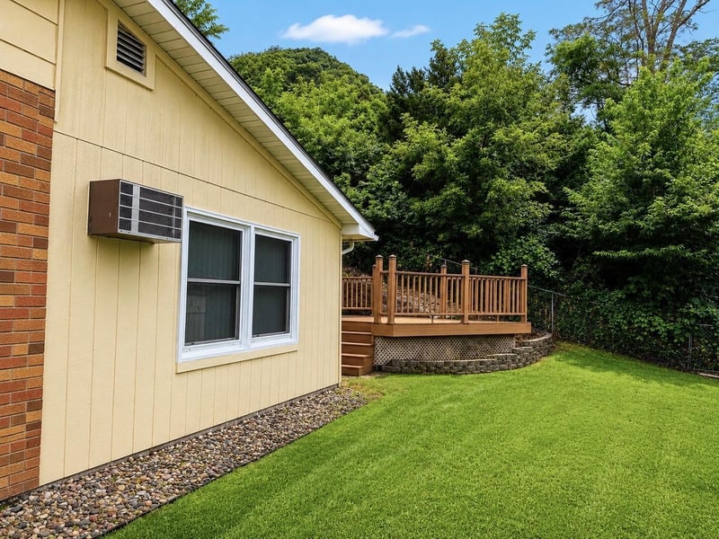 817 Clarks Ln, Winona, MN 55987