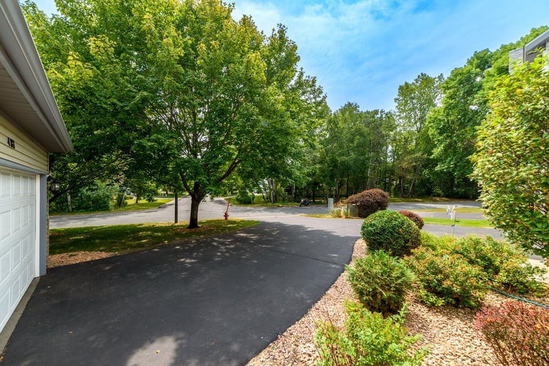 483 Poplar Dr, Shoreview, MN 55126