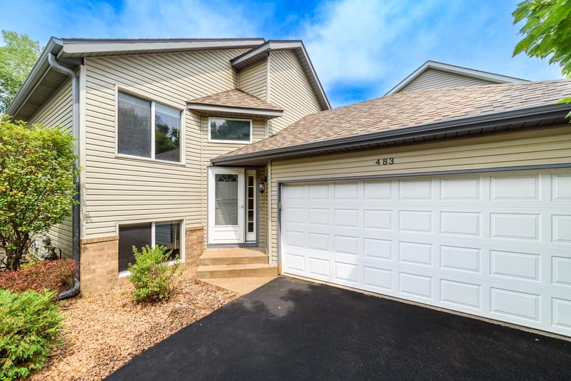 483 Poplar Dr, Shoreview, MN 55126