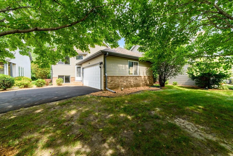 483 Poplar Dr, Shoreview, MN 55126