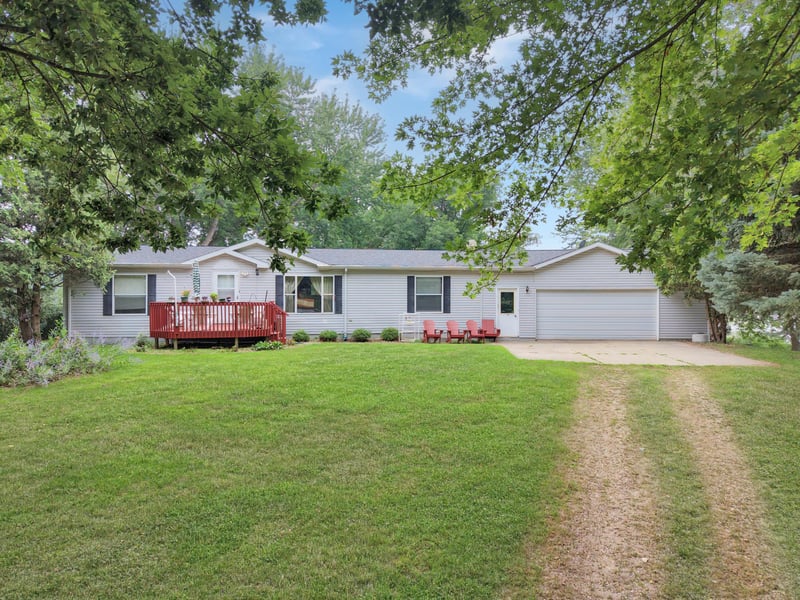 88 Sandbar Rd, Tracy, MN 56175