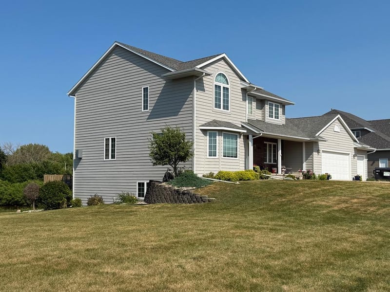 765 Sterling Ave, Worthington, MN 56187