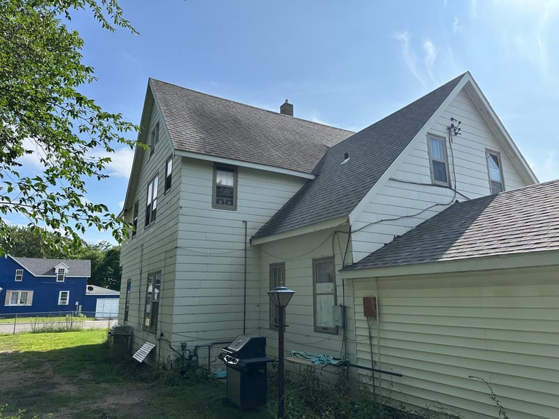 415 1st St E, Thief River Falls, MN 56701