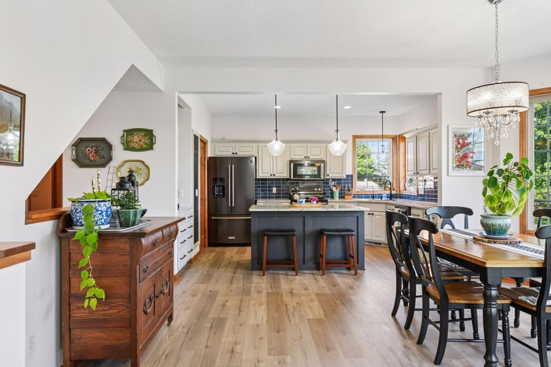 7432 Whitehall Rd, Shakopee, MN 55379