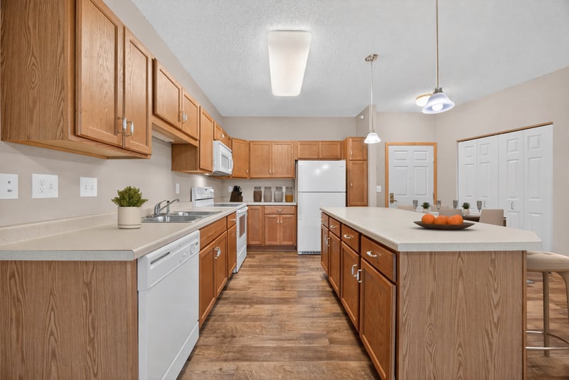 1880 3rd Ave NW #211, Rochester, MN 55901