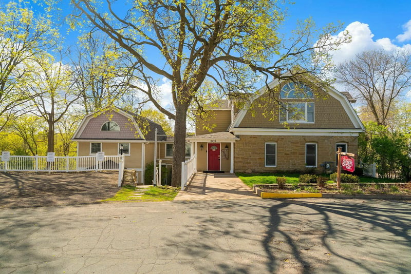 305 River St, Osceola, WI 54020