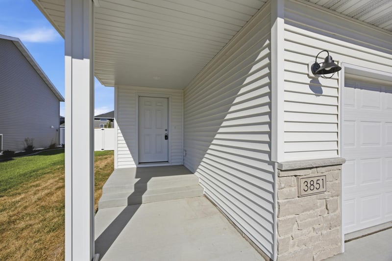 3851 19th St S, Moorhead, MN 56560