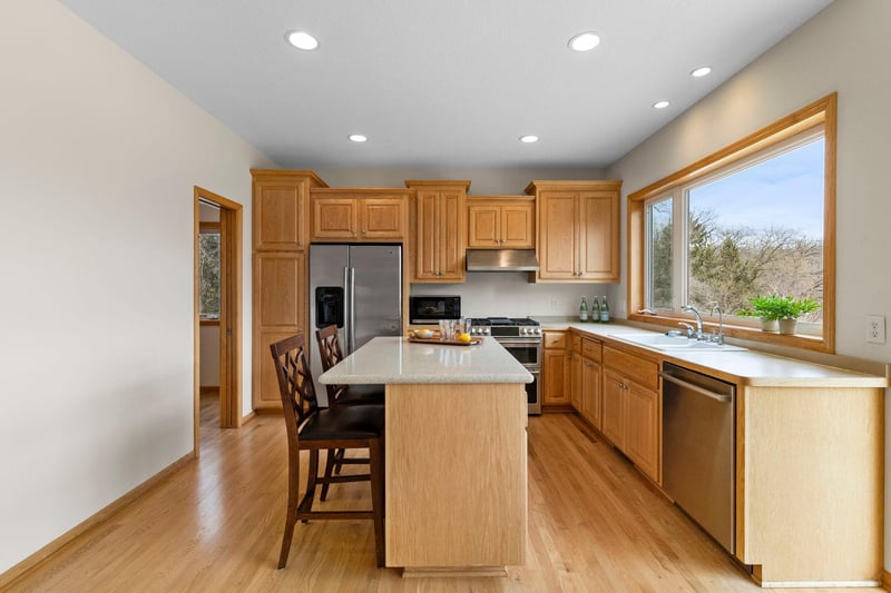 1080 82nd St E, Inver Grove Heights, MN 55077