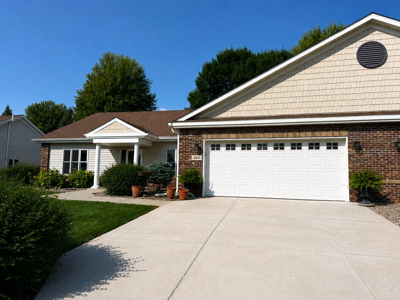 360 Crestview Dr, Hastings, MN 55033