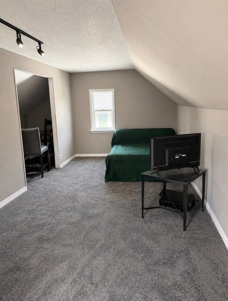1712 Arlington Ave E, Saint Paul, MN 55106