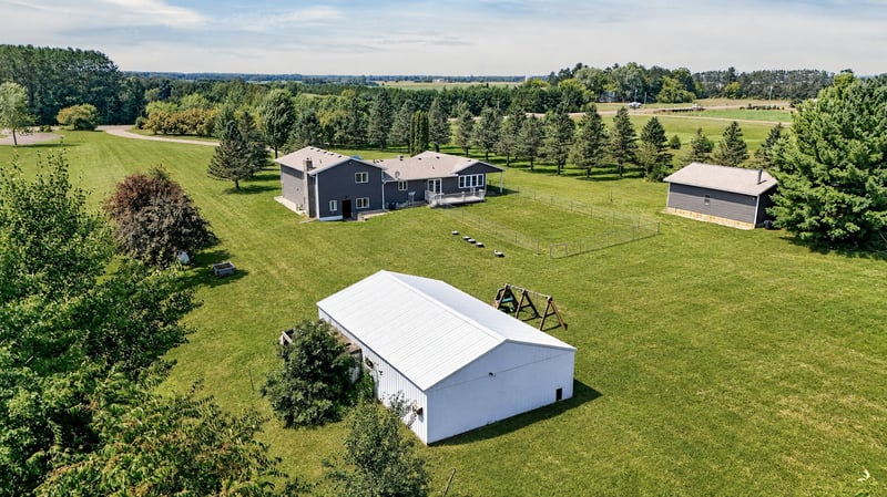 35130 Hinckley Rd, Hinckley, MN 55037
