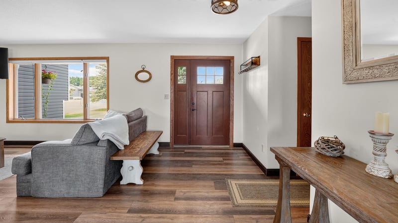 35130 Hinckley Rd, Hinckley, MN 55037