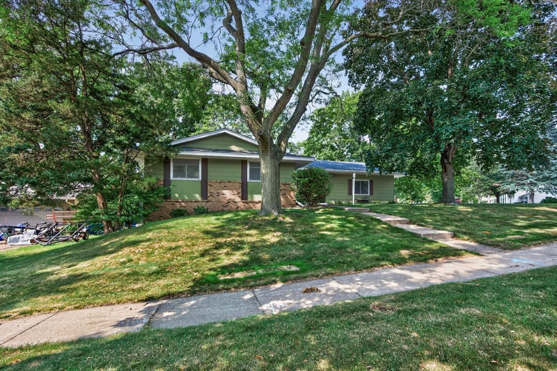 2493 Orchard Ln, White Bear Lake, MN 55110