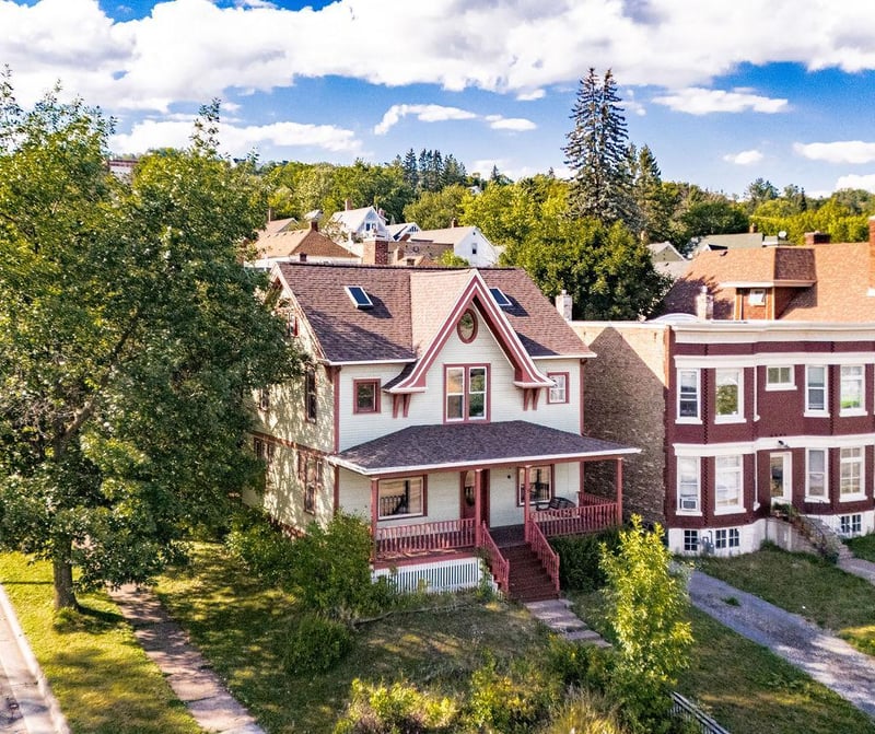 1101 E 4th St, Duluth, MN 55805