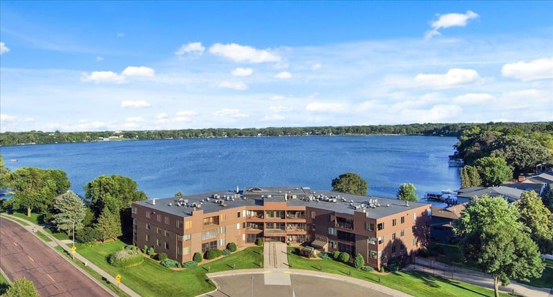 601 Shoreacres Dr #107, Fairmont, MN 56031