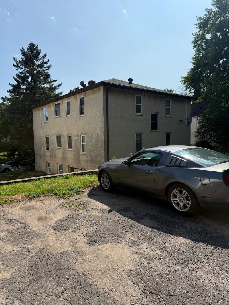 1237 Saint Clair Ave, Saint Paul, MN 55105