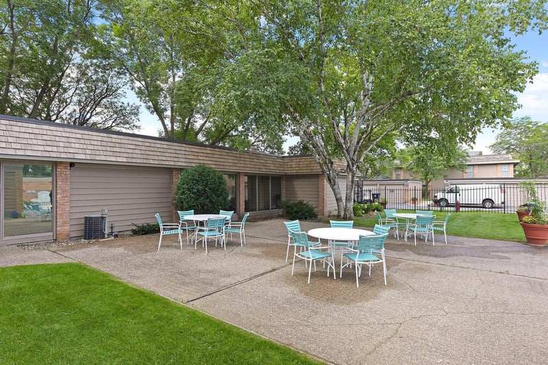 6399 Barrie Rd, Edina, MN 55435