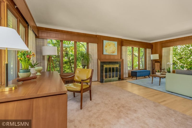 1 Hingham Cir, Mendota Heights, MN 55118