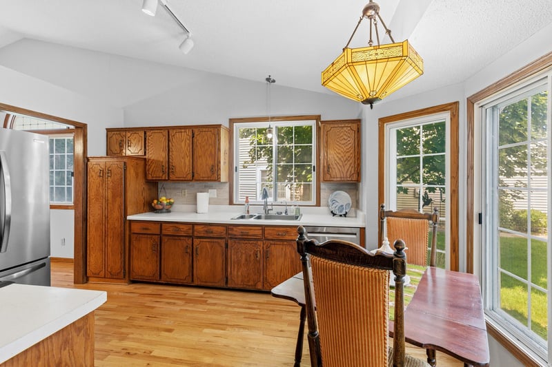 5661 Donegal Ct, Shoreview, MN 55126