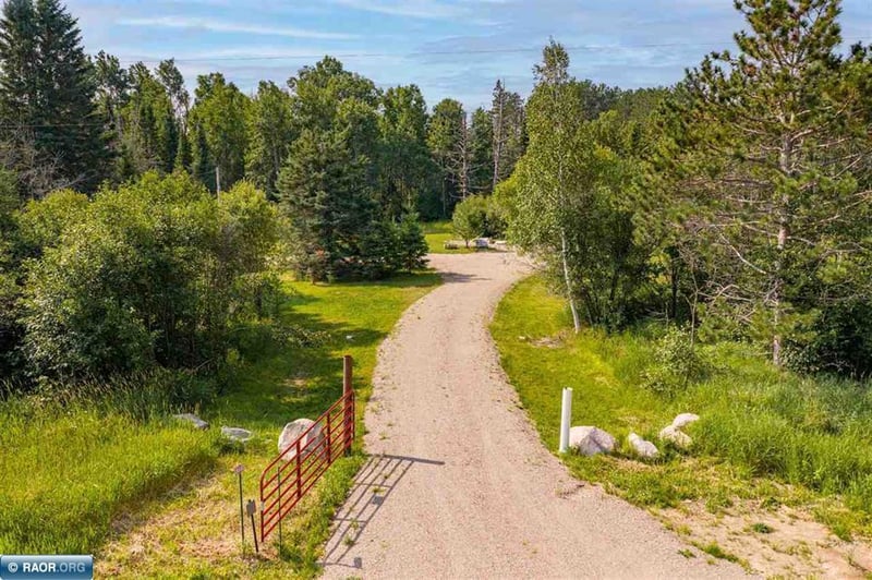8440 N Hayland Rd, Embarrass, MN 55732